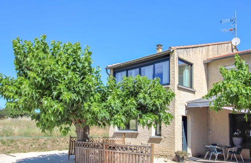 Reauville Apartment | Beautiful modern apartment with simple interior and neat decoration.