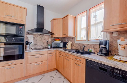 Le Barcares Villa | Beautiful private villa for 6 people with WIFI, A/C, private pool, TV, terrace and pets allowed