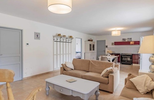 Pernes-les-Fontaines Villa | Beautiful private villa for 6 guests with WIFI, private pool, A/C, TV, patio and parking