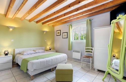 Begadan Bed & Breakfast | Bed and Breakfast 'Chambre D'hôtes Bergamotte' with Shared Pool, Shared Terrace and Wi-Fi