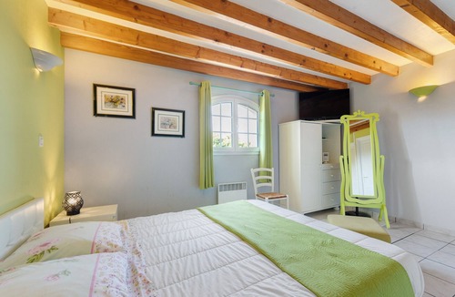 Begadan Bed & Breakfast | Bed and Breakfast 'Chambre D'hôtes Bergamotte' with Shared Pool, Shared Terrace and Wi-Fi