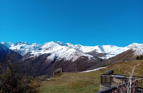 Garin House | Bed and Breakfast 'La Moraine N°4' with Mountain View, Private Terrace and Private Garden