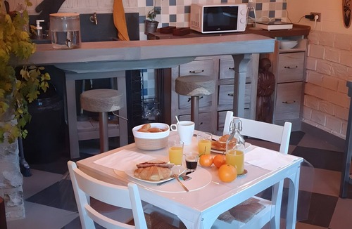 Brantes Bed & Breakfast | Bed & Breakfast “La Lisière” with Mountain View, Wi-Fi and Air Conditioning