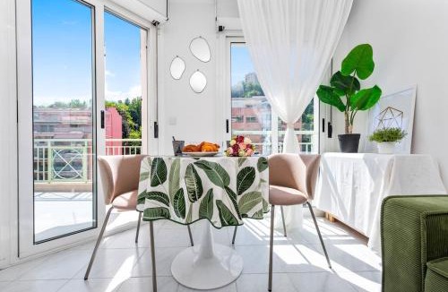 Menton Apartment | Bel appartement climatisé avec terrasse et piscine