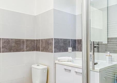 Quartier Exposition-Bajatiere Apartment | Bel appartement-garage privé-balcon-wifi fibre