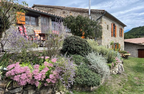 Montferrand-la-Fare Cottage | Bergerie Nichée Dans un Écrin de Verdure