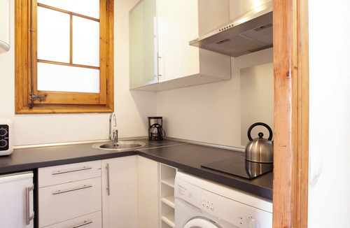La Sagrada Familia House | Best Location Sagrada Familia Classic Apartment With A/C and