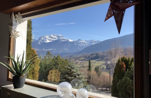 Saint-Jorioz House | Between Lake & Mountain, Panoramic view with pool.