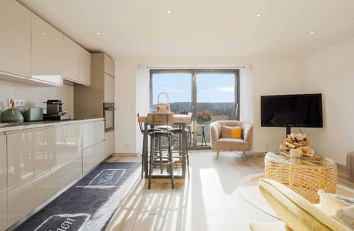Contamine-sur-Arve Apartment | Between the mountains and a lake near Geneva