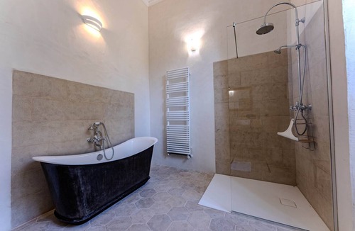 Montclar-sur-Gervanne House | Bishop's Room (1st floor)