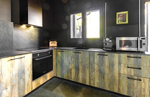 Olot House | Black House - Singular industrial-style house