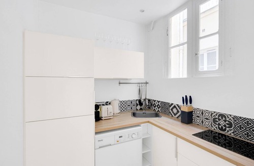 Faubourg Saint-Germain Apartment | Blueground | École Militaire, elev, nr restaurants