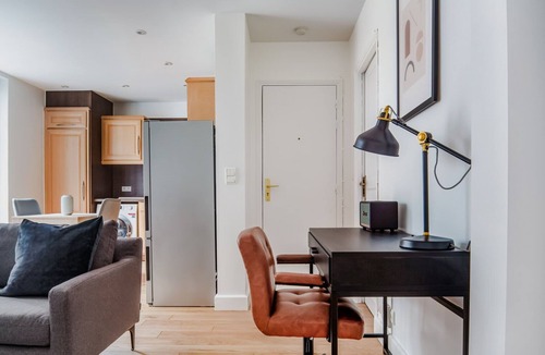 Chaillot Apartment | Blueground | Arc de Triomphe, nr Champs Elysées