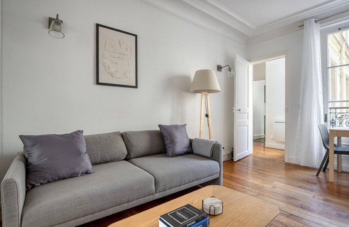 Ternes Apartment | Blueground | Auteuil, concierge, nr Seine & dining