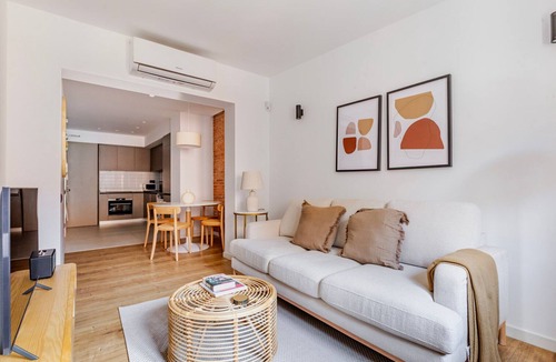 El Raval Apartment | Blueground | El Raval, city view, nr Plaza Catalunya