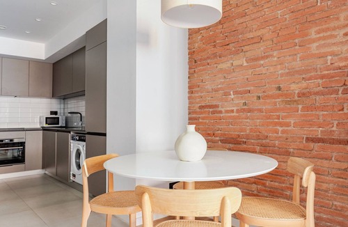 El Raval Apartment | Blueground | El Raval, city view, nr Plaza Catalunya