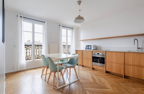 Quartier de la Folie-Mericourt Apartment | Blueground | Folie-Méricourt, balcony, nr Canal