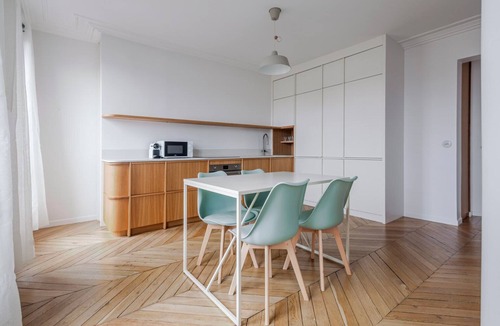 Quartier de la Folie-Mericourt Apartment | Blueground | Folie-Méricourt, balcony, nr Canal
