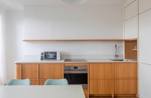 Quartier de la Folie-Mericourt Apartment | Blueground | Folie-Méricourt, balcony, nr Canal
