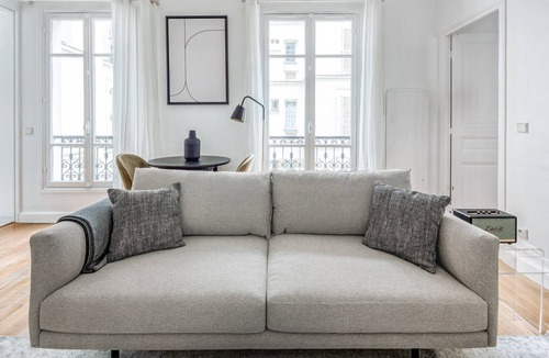 7th Arrondissement Apartment | Blueground | Invalides, elev, nr National Assembly