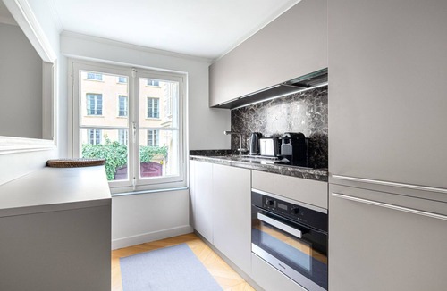 Quartier des Invalides Apartment | Blueground | Invalides, nr Rodin & Maillol Museums
