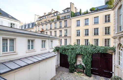 Quartier des Invalides Apartment | Blueground | Invalides, nr Rodin & Maillol Museums