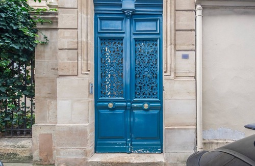 Quartier des Invalides Apartment | Blueground | Invalides, view, nr Eiffel Tower
