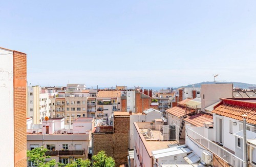 Gracia House | Blueground | La Salut, sea view, nr Parc Güell