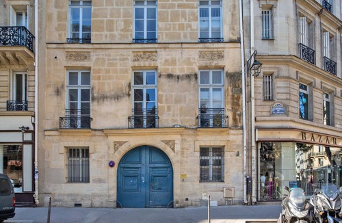 Arsenal Apartment | Blueground | Marais, nr boutiques, Saint-Paul