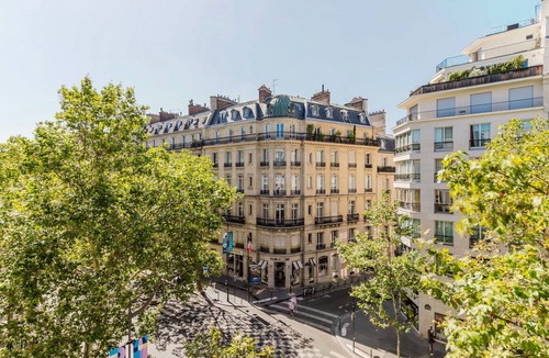Saint-Thomas-d'Aquin Apartment | Blueground | Saint Germain des Pres, nr garden