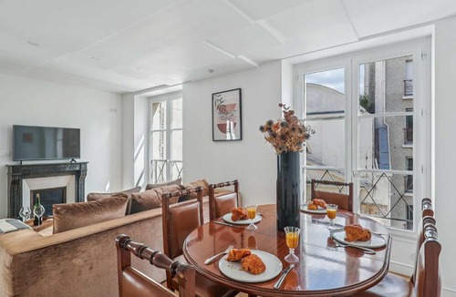 Saint-Thomas-d'Aquin Apartment | BnBNova - 1BR - Boulevard Saint-Germain & Orsay Museum