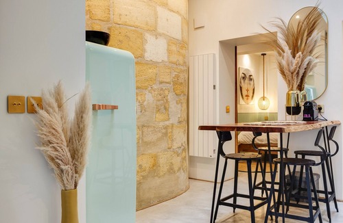 Saint-Michel Apartment | Bohemian Flat – Comfortable Escape in the Heart of Bordeaux