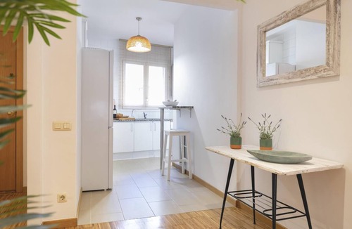 Barri Vell Apartment | Bravissimo Sunset, comfort in the Old Town