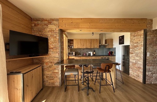 Font-Romeu-Odeillo-Via Apartment | Breathtaking view of the Pyrenees, close to all amenities, family-friendly.