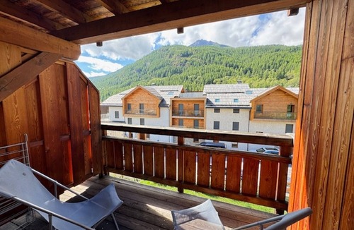 Chantemerle Apartment | Bright 3-room apartment near slopes with balcony and parking