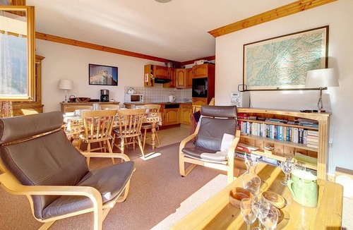Saint-Martin-de-Belleville Apartment | Bright apartment at slopes' foot with terrace + parking