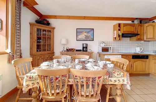 Saint-Martin-de-Belleville Apartment | Bright apartment at slopes' foot with terrace + parking