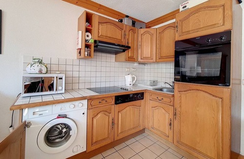 Saint-Martin-de-Belleville Apartment | Bright apartment at slopes' foot with terrace + parking
