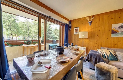 Saint-Martin-de-Belleville Apartment | Bright 3-room apartment near slopes with balcony