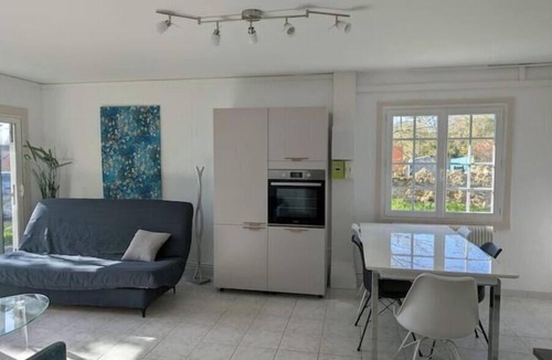 Prignac-et-Marcamps Apartment | Bright 2-Bedroom Apartment in the Heart of the Vineyards – 25 Minutes from Bordeaux