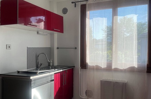 Rumilly Apartment | Bright 3-bedroom apartment between Annecy and Aix-les-Bains 5 passengers Balcony with a view of the mountains