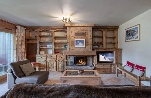 Meribel Village Apartment | Bright 3-bedroom duplex with fireplace in Méribel