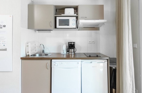 Ax-les-Thermes Apartment | Bright apartment with nature view 4 people