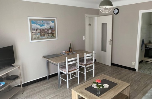 Larmor-Baden Apartment | Bright apartment in country house 100 m from port