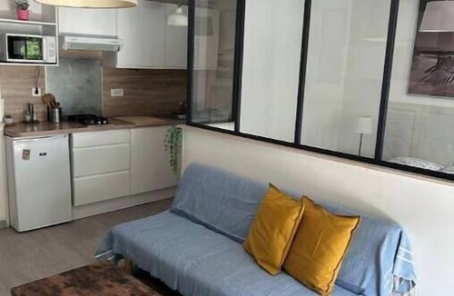 Antigone Apartment | Bright apartment with pool, terrace and parking near the Beaux-Arts