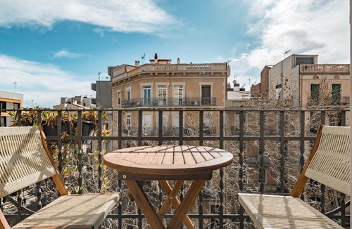 La Sagrada Familia Apartment | Bright apartment with balcony in Sagrada Familia