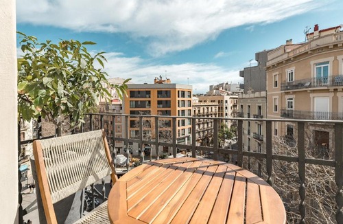 La Sagrada Familia Apartment | Bright apartment with balcony in Sagrada Familia