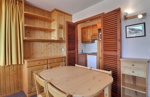Meribel-Mottaret Apartment | Bright apartment with balcony, WiFi and pets allowed