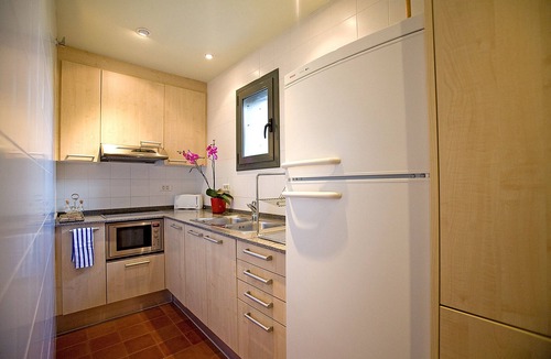 El Raval Apartment | Bright, Elegant, Center Town. Lift. Quiet. 7 Windows. Green Engagement.