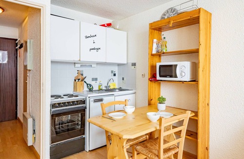 Montgellafrey Apartment | Bright 22m² studio for 4, near chairlift